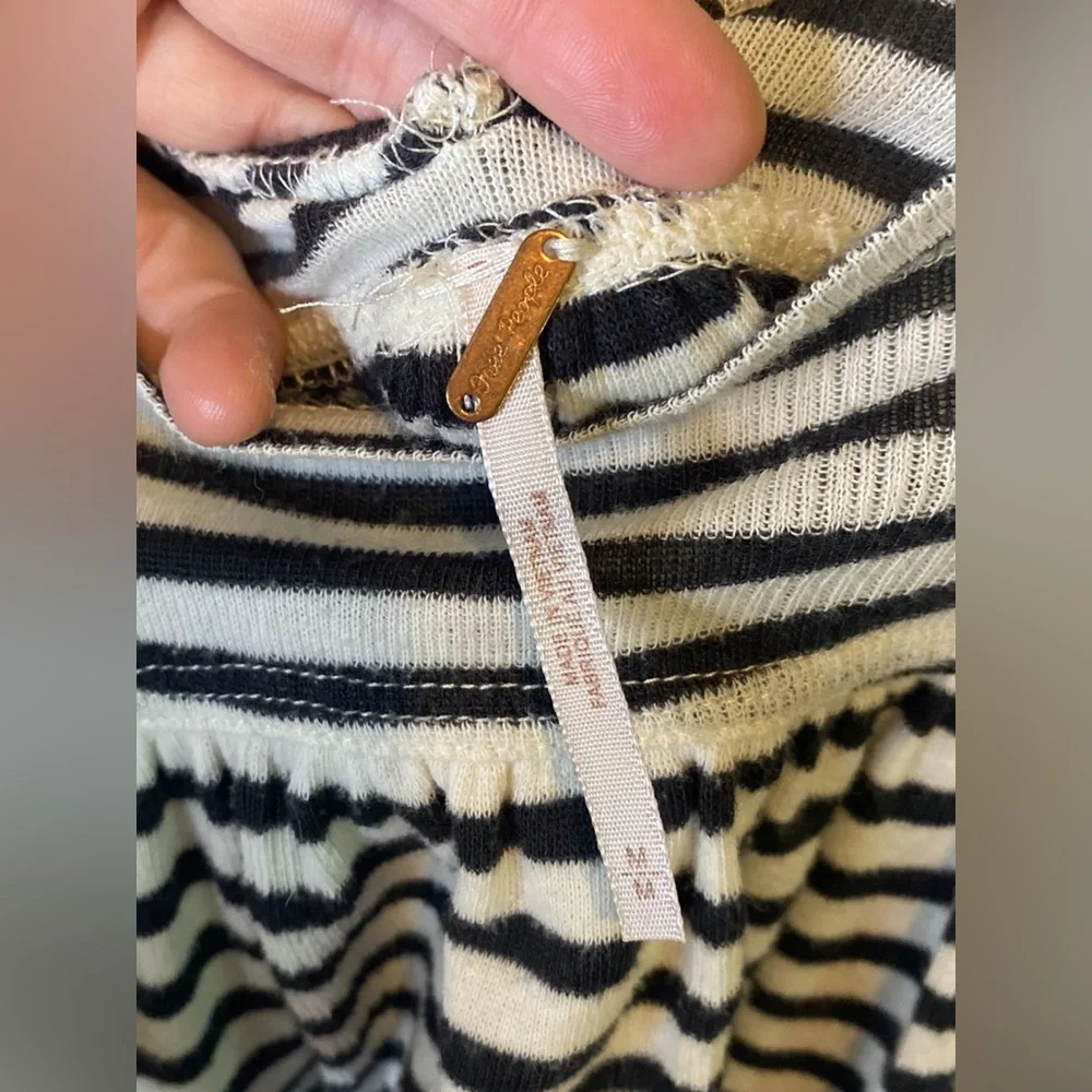 Free People | Medium black and white striped babydoll Jojo tee‎